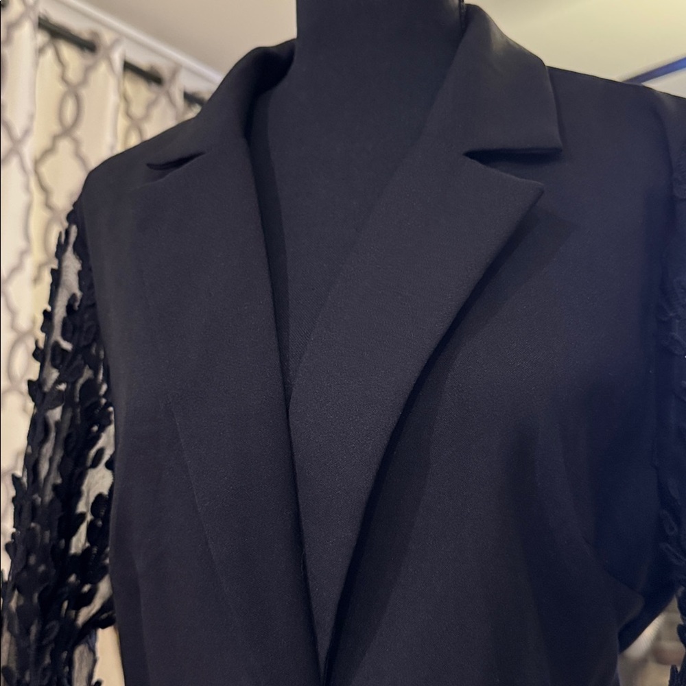 (SOLD) PrettyLittleThing Black Woven Lace Sleeve Belt Blazer Size 12 - Picture 8 of 12
